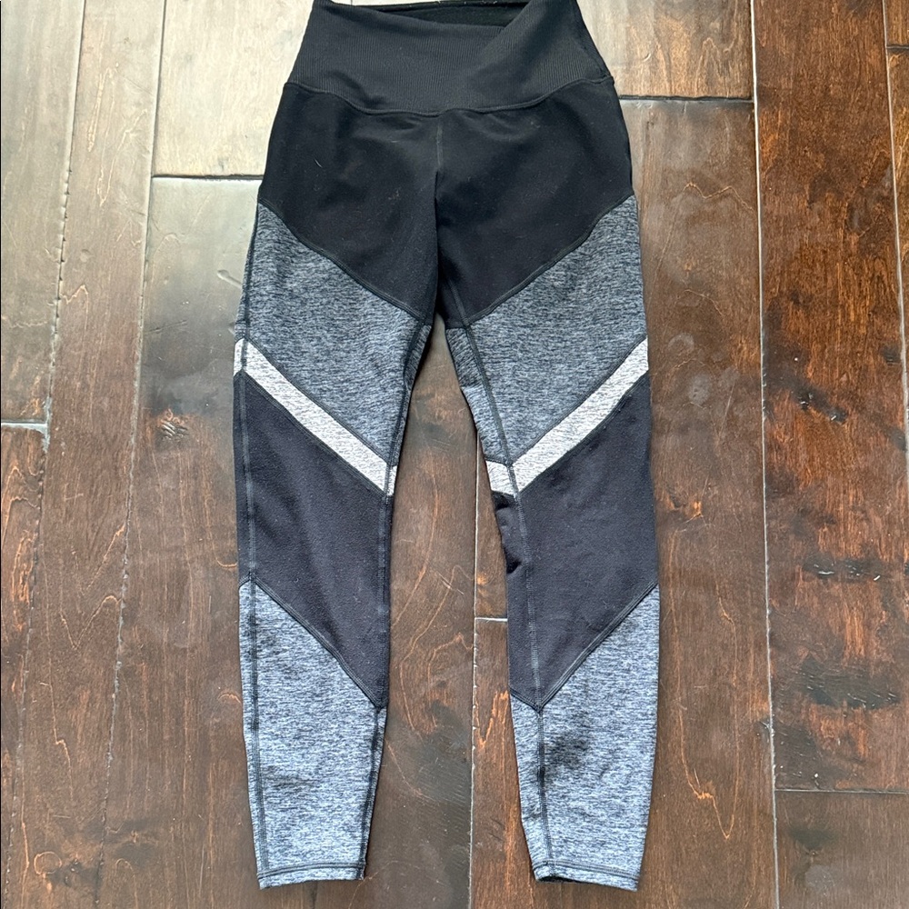 ALO Yoga Charcoal Gray Leggings